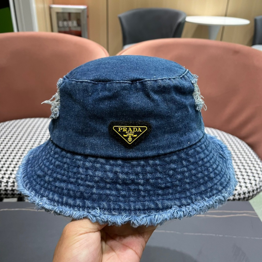 。PRADA 普拉达 2024牛仔破洞渔夫帽 时尚潮流，高端做工！细节看实拍哦