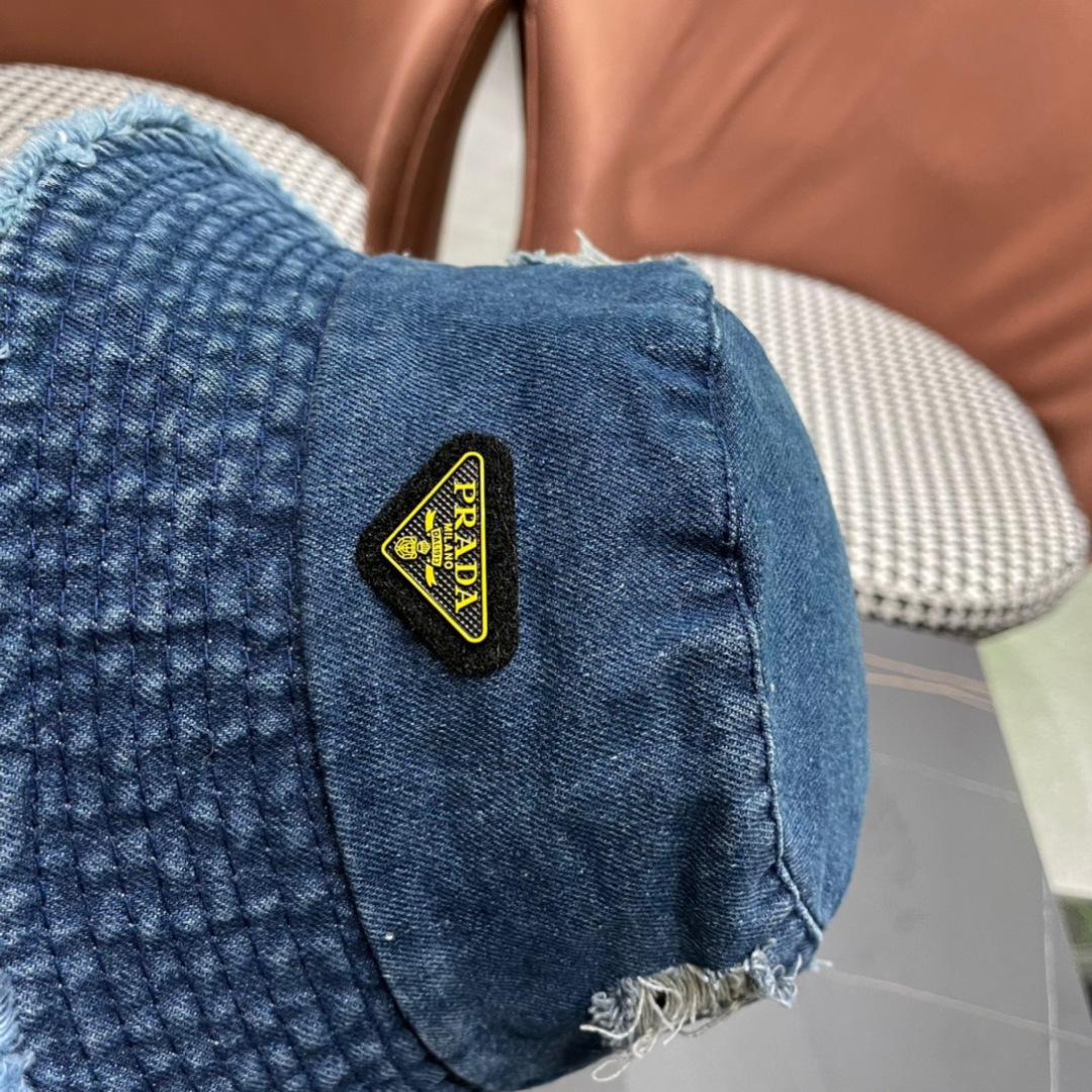 。PRADA 普拉达 2024牛仔破洞渔夫帽 时尚潮流，高端做工！细节看实拍哦