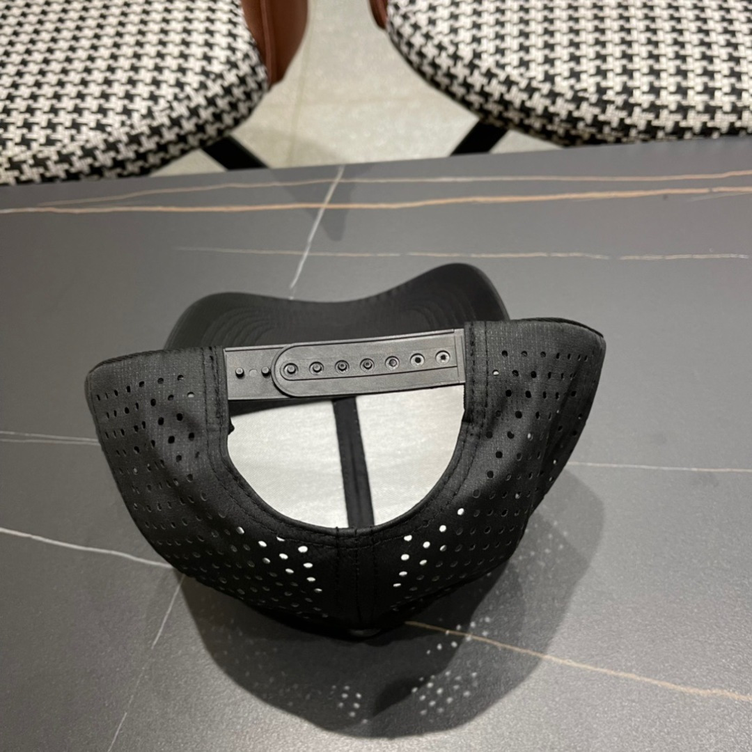  香奈儿CHANEL 新品透气棒球帽，小香经典简约，时尚休闲设计