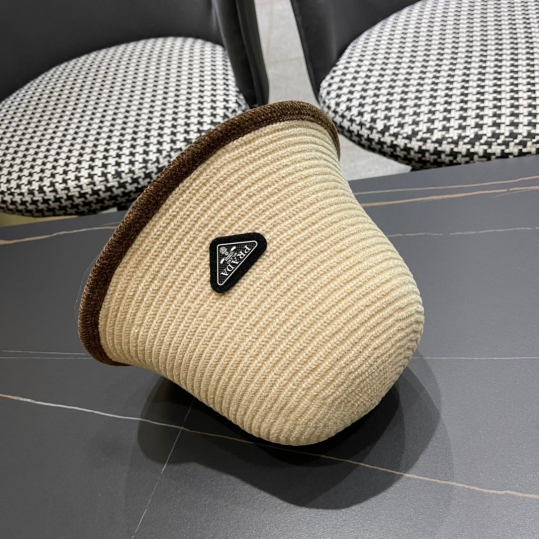 【PRADA普拉达】2024新款早秋大牌镂空拼色编织渔夫帽，超好搭配，闭眼入的一款