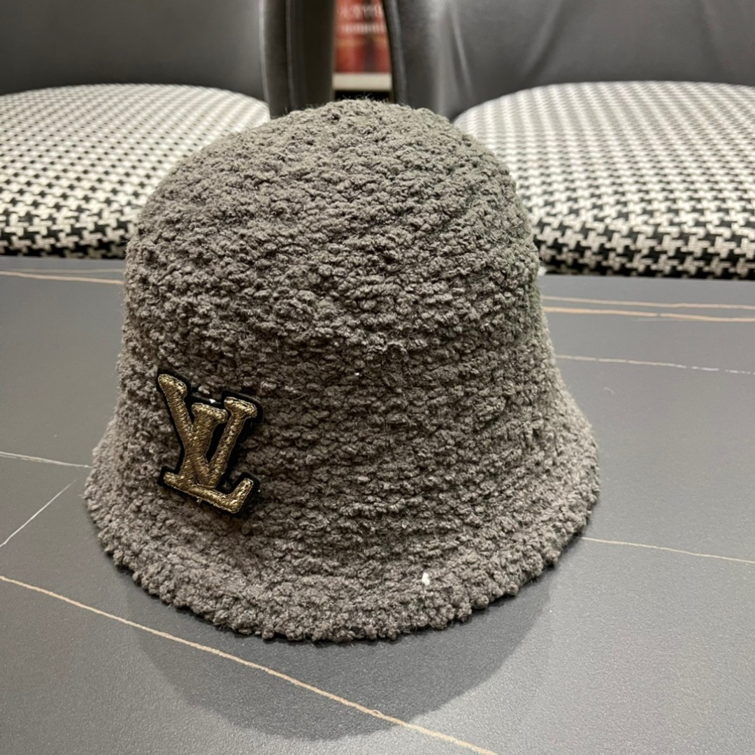  路易威登渔夫帽子女秋冬加厚毛绒保暖护耳帽显脸小