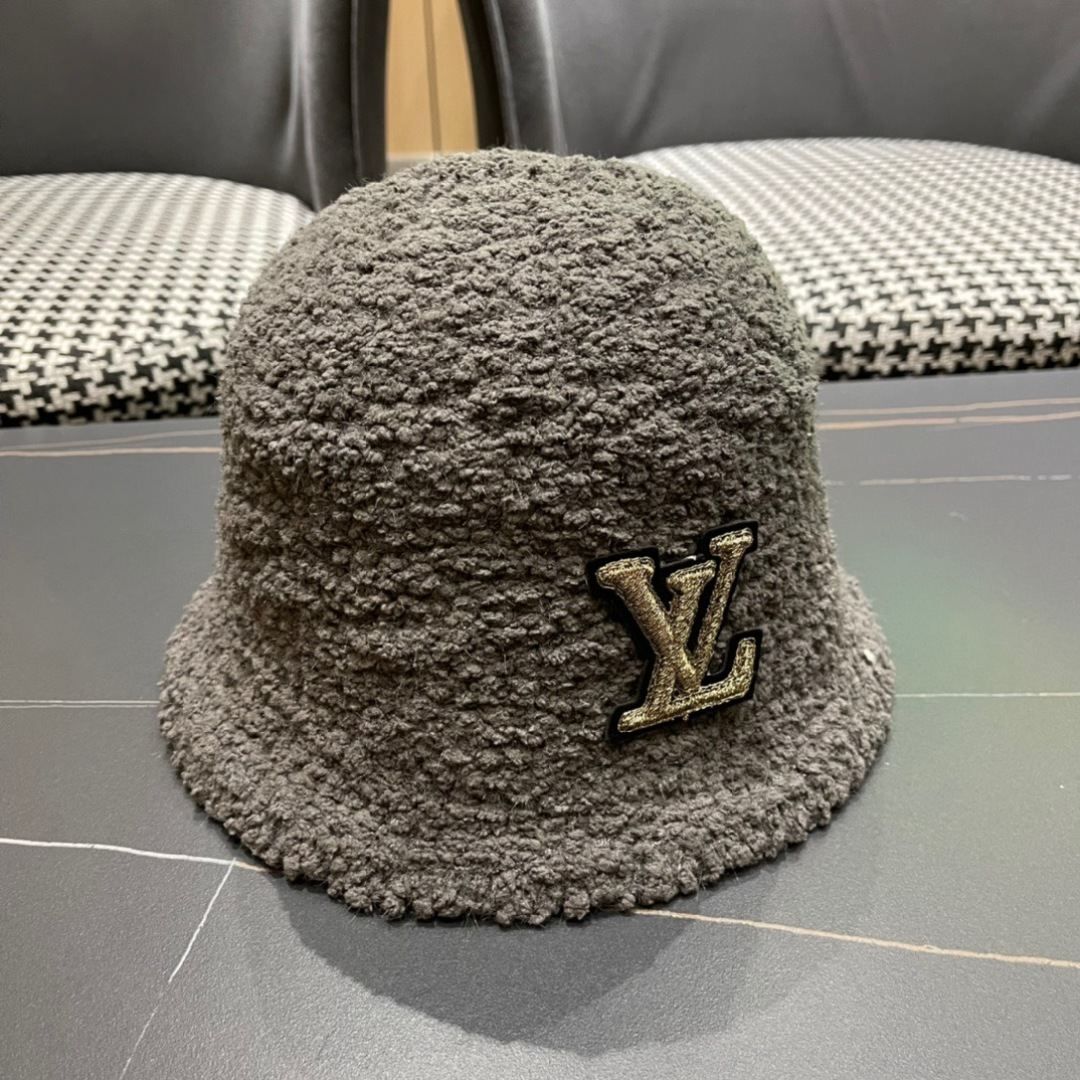  路易威登渔夫帽子女秋冬加厚毛绒保暖护耳帽显脸小