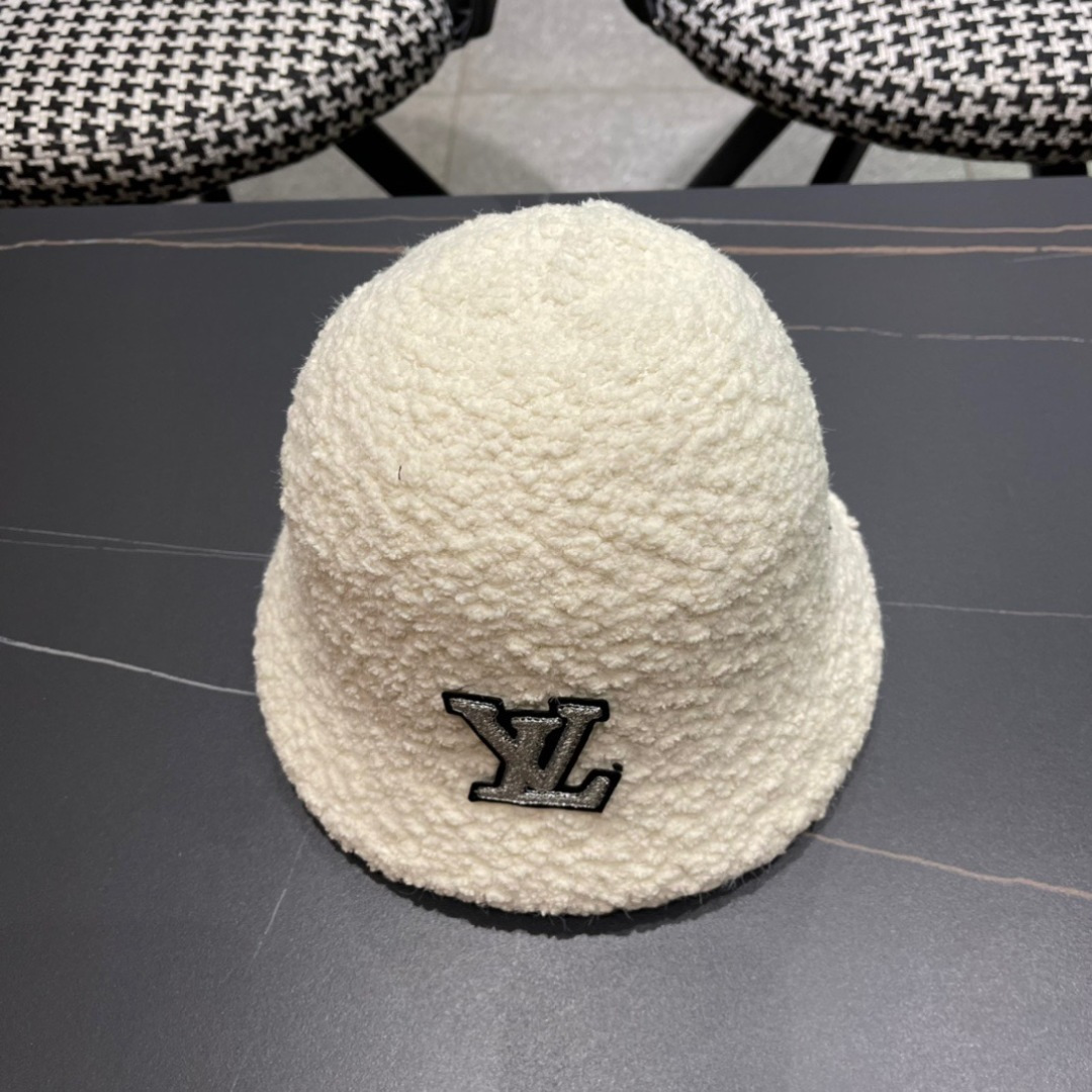 路易威登qq。渔夫帽子女秋冬加厚毛绒保暖护耳帽显脸小