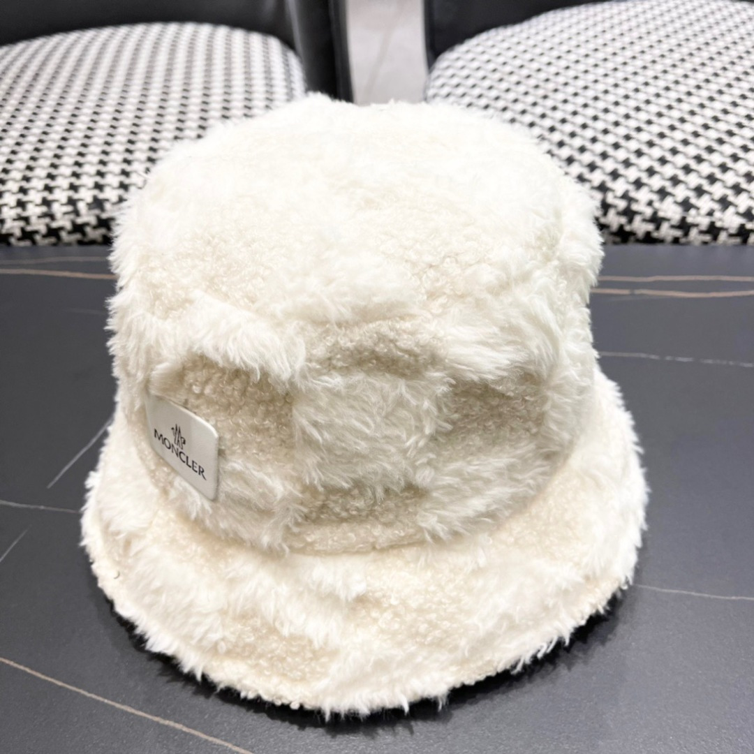 MONCLER蒙口🎩秋新款毛绒加厚高品质秋冬渔夫帽超火爆💖质感很赞，