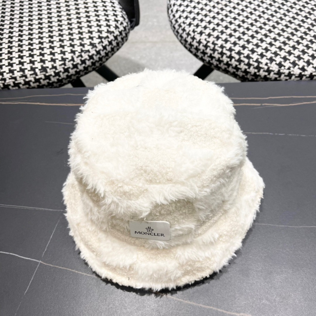 MONCLER蒙口🎩秋新款毛绒加厚高品质秋冬渔夫帽超火爆💖质感很赞，