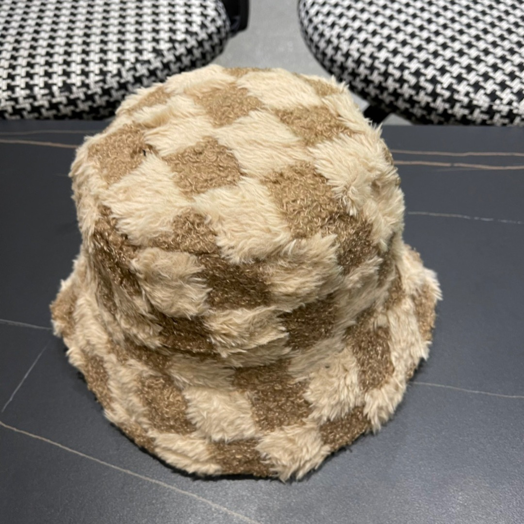 MONCLER蒙口🎩秋新款毛绒加厚高品质秋冬渔夫帽超火爆💖质感很赞，