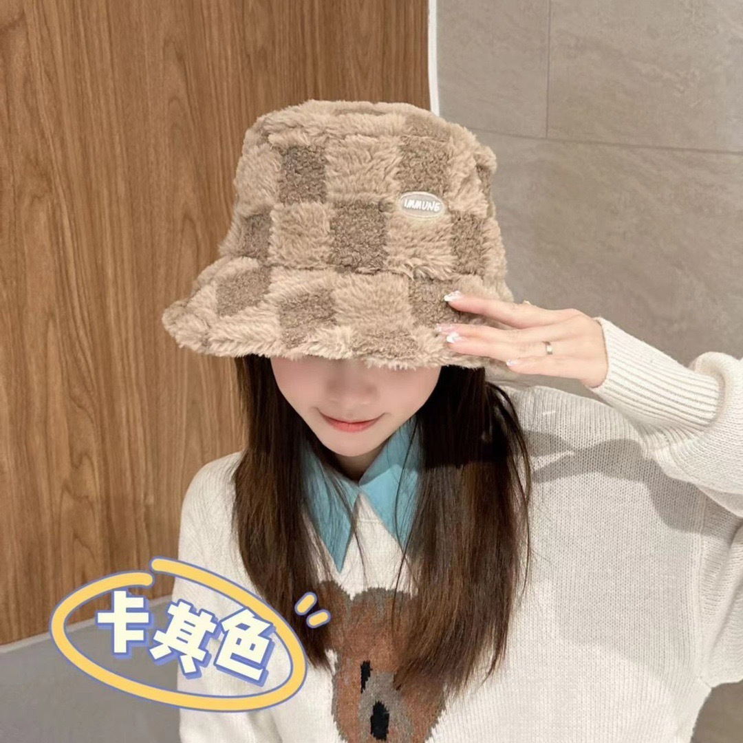 MONCLER蒙口🎩秋新款毛绒加厚高品质秋冬渔夫帽超火爆💖质感很赞，