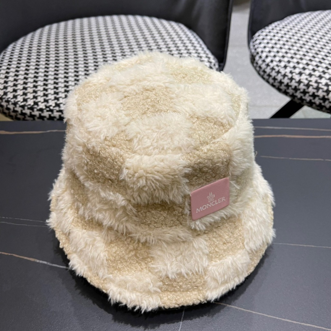 MONCLER蒙口🎩秋新款毛绒加厚高品质秋冬渔夫帽超火爆💖质感很赞，