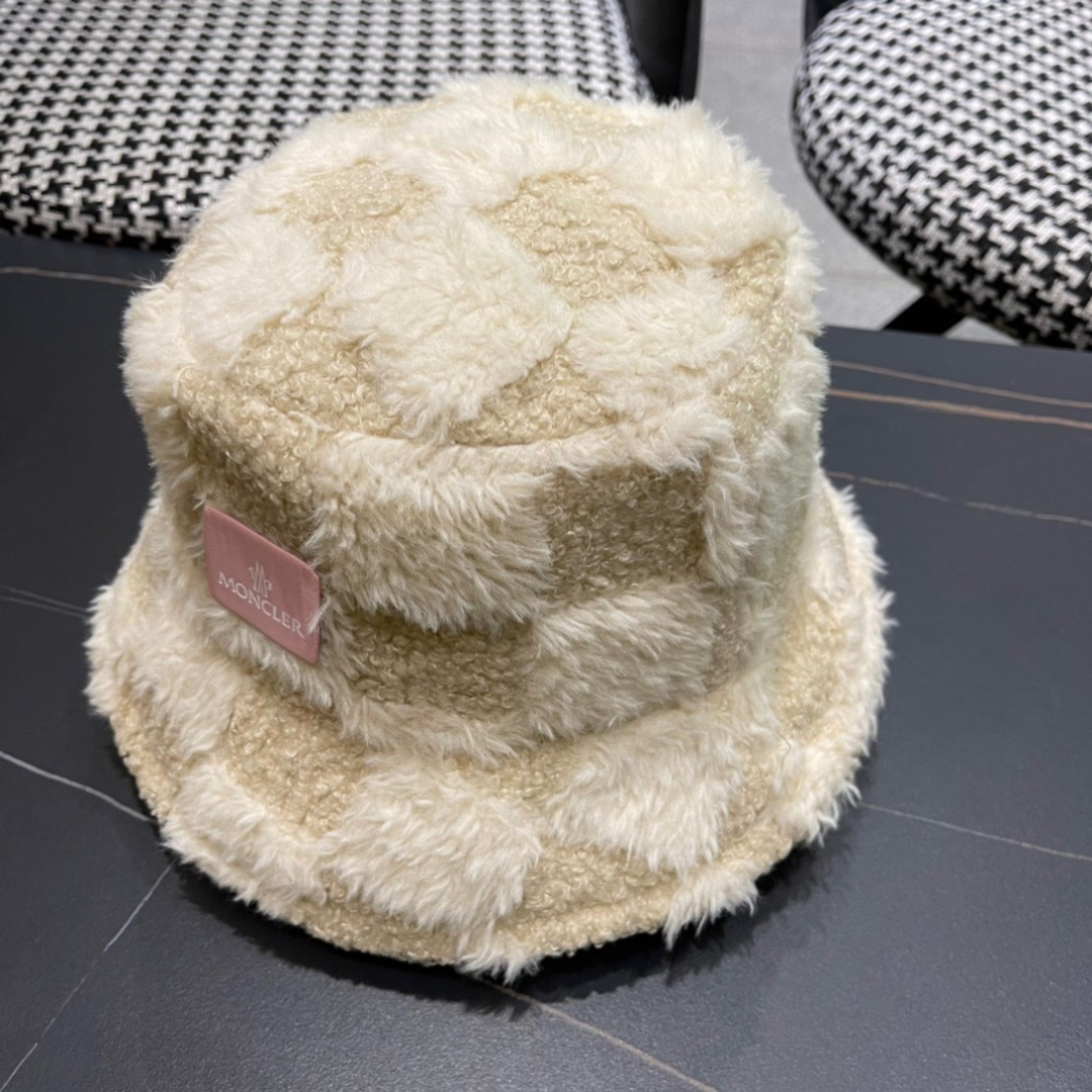 MONCLER蒙口🎩秋新款毛绒加厚高品质秋冬渔夫帽超火爆💖质感很赞，