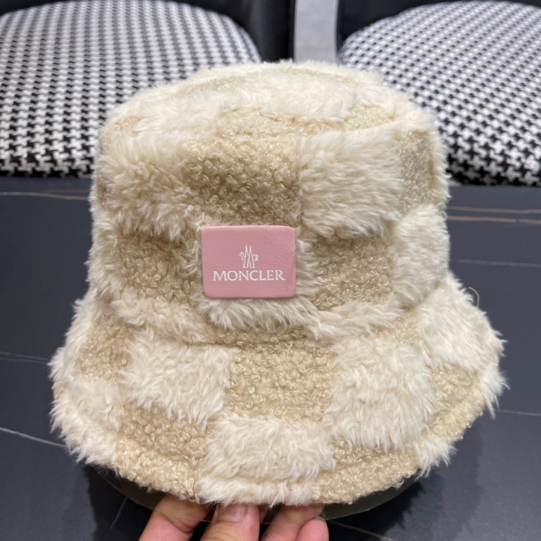 MONCLER蒙口🎩秋新款毛绒加厚高品质秋冬渔夫帽超火爆💖质感很赞，