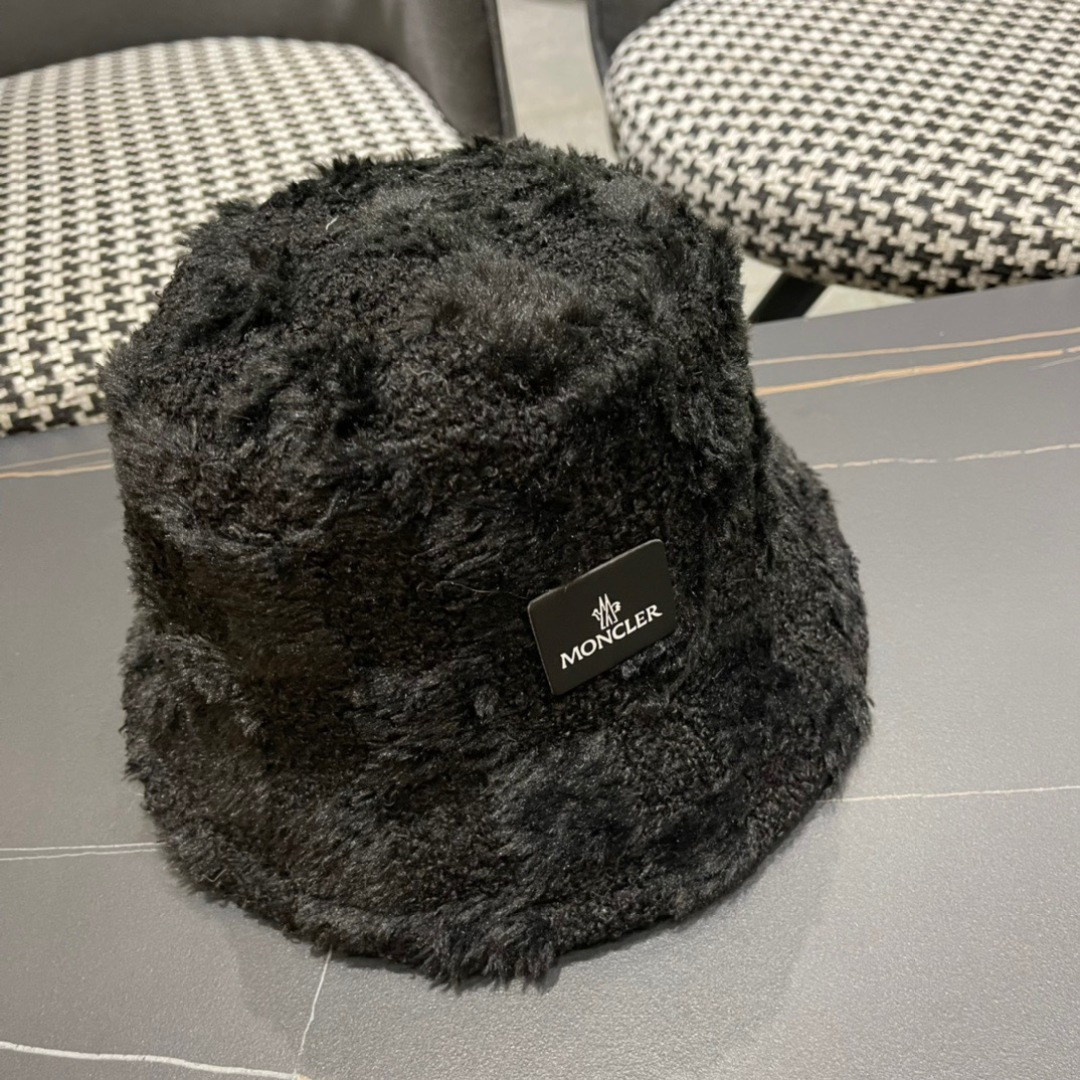 MONCLER蒙口🎩秋新款毛绒加厚高品质秋冬渔夫帽超火爆💖质感很赞，