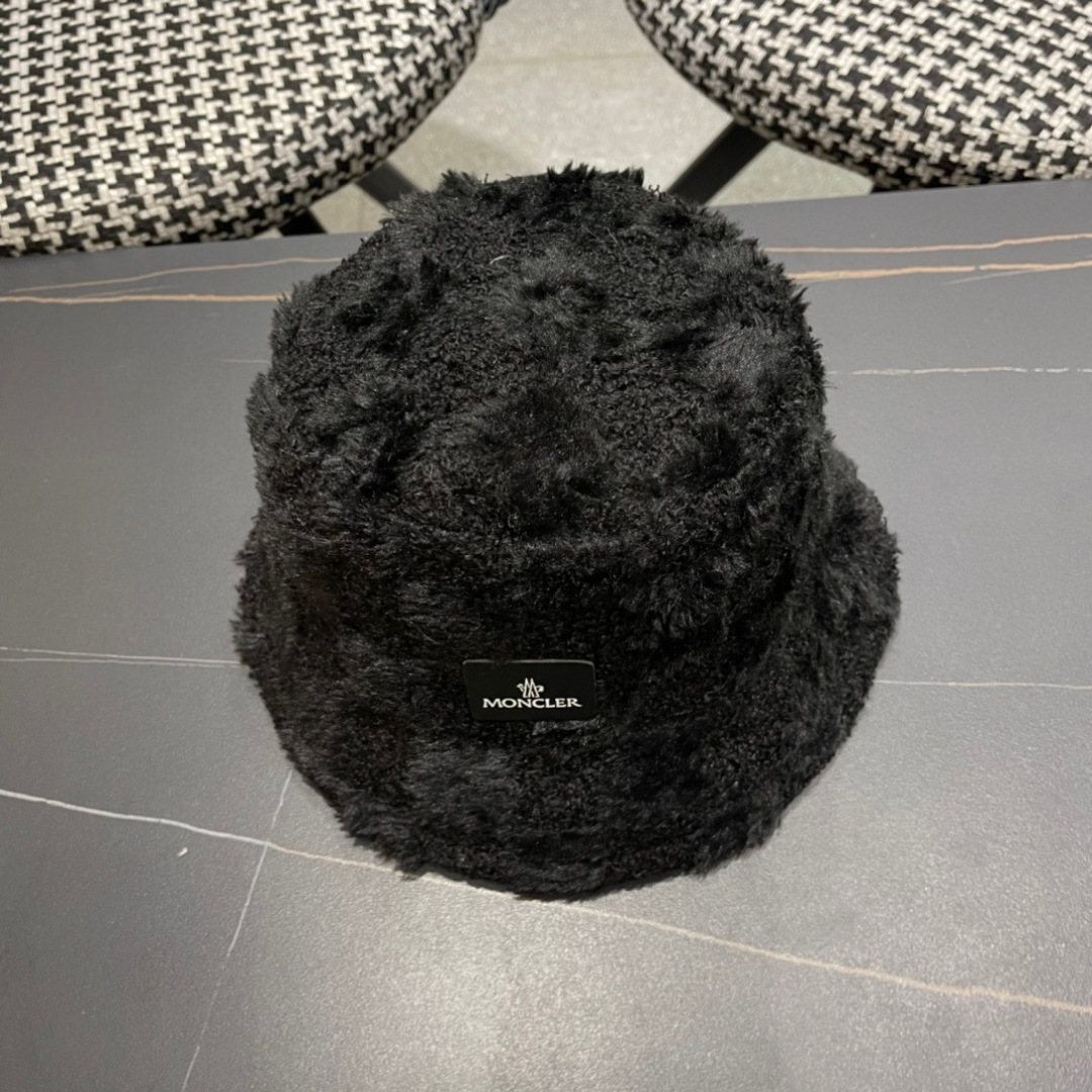 MONCLER蒙口🎩秋新款毛绒加厚高品质秋冬渔夫帽超火爆💖质感很赞，