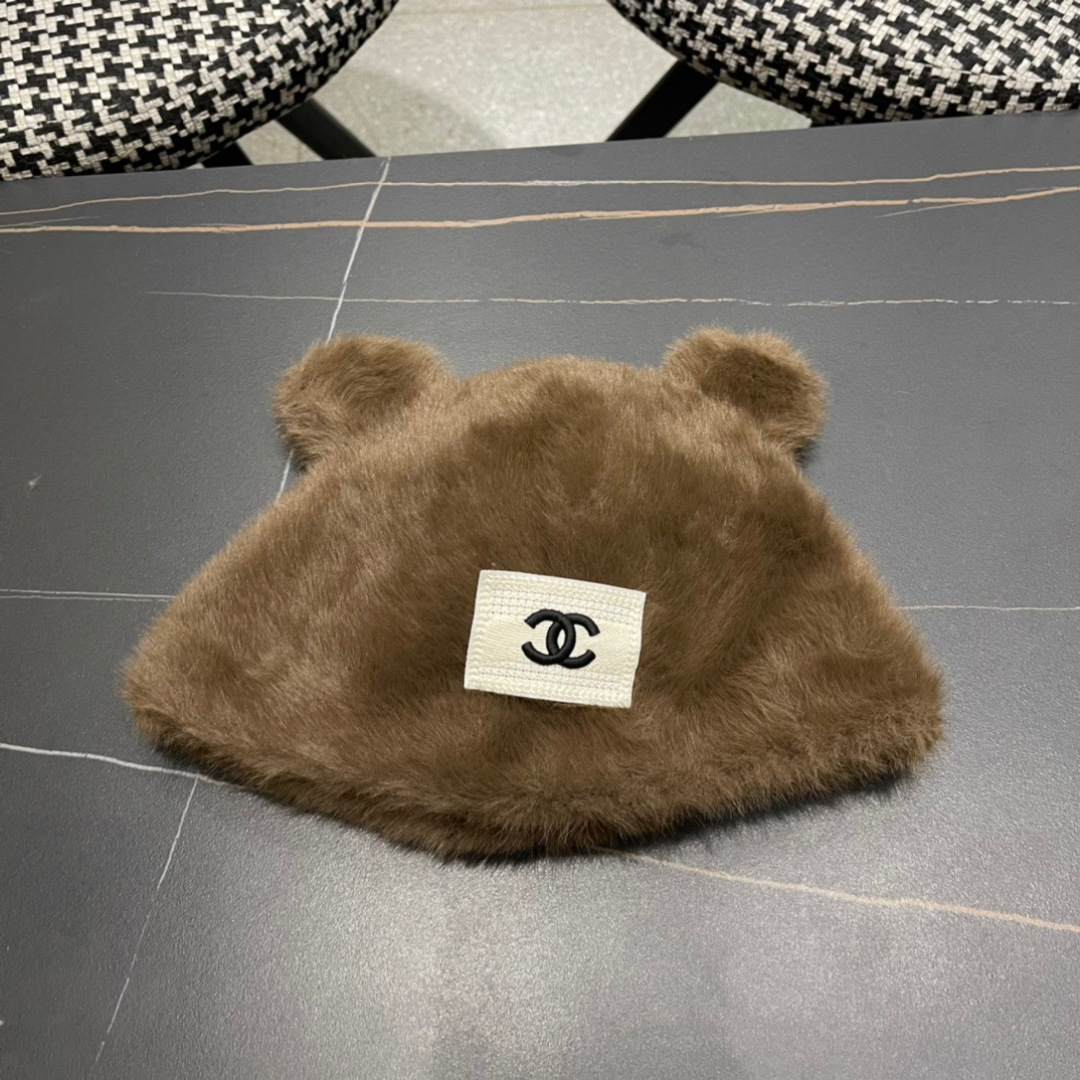 。香奈儿Chanel 国潮子女秋冬可爱渔夫帽大头围毛绒保暖帽