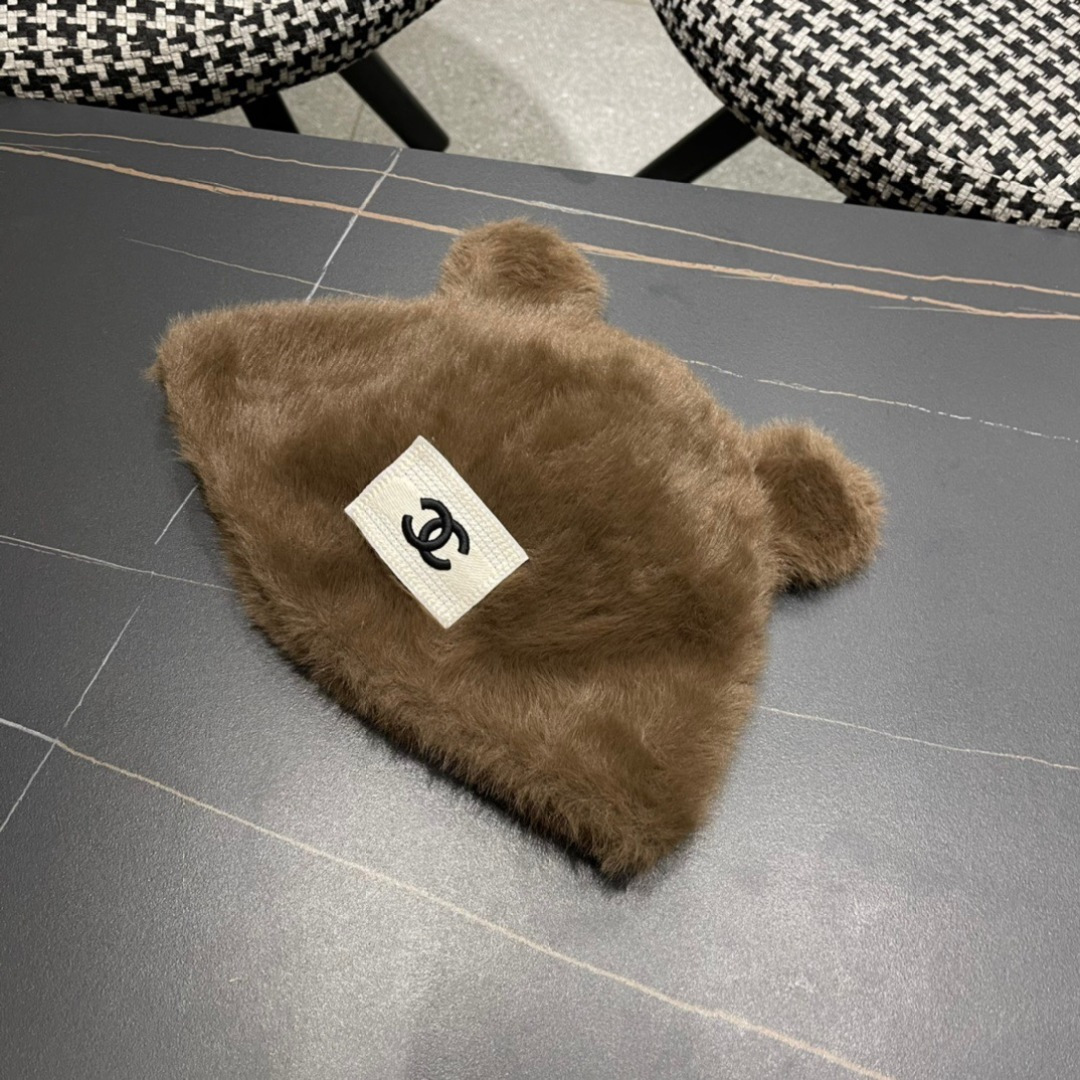 。香奈儿Chanel 国潮子女秋冬可爱渔夫帽大头围毛绒保暖帽