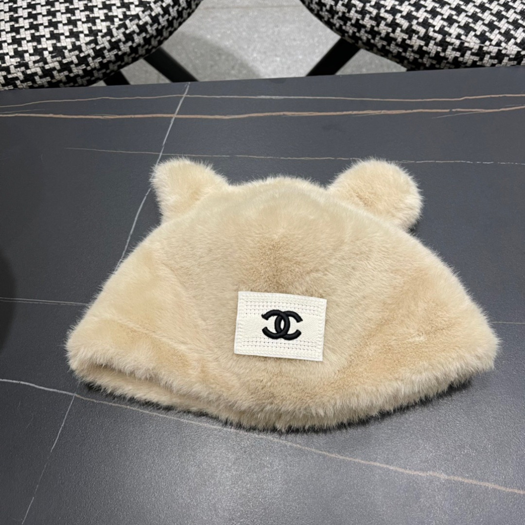 。香奈儿Chanel 国潮子女秋冬可爱渔夫帽大头围毛绒保暖帽