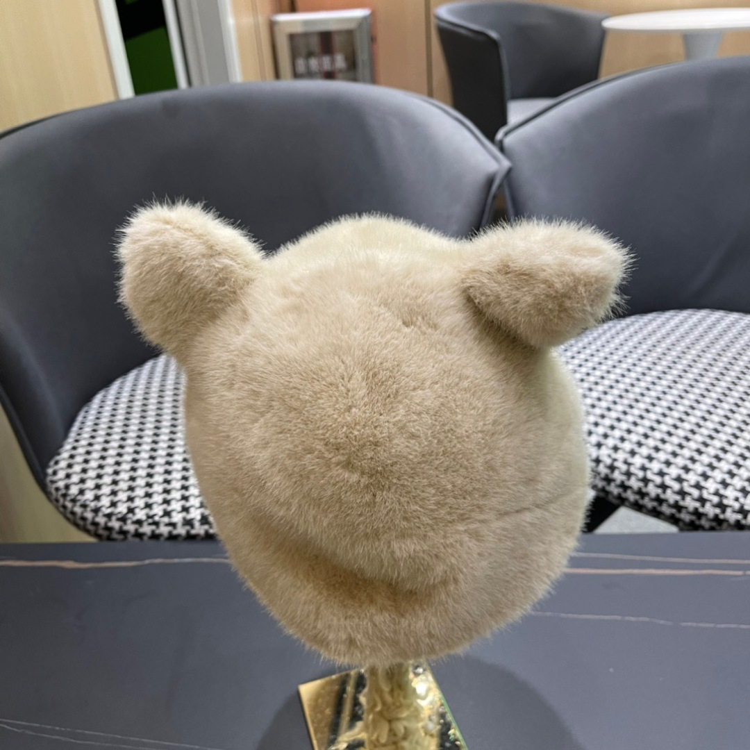 。香奈儿Chanel 国潮子女秋冬可爱渔夫帽大头围毛绒保暖帽