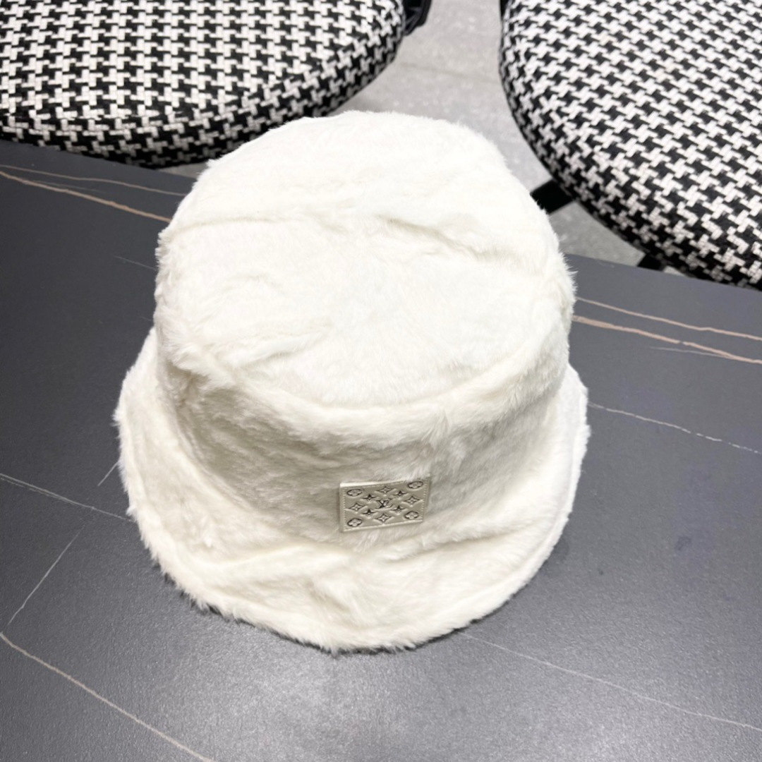 路易威登2024子女秋冬加厚毛绒保暖护耳帽显脸小