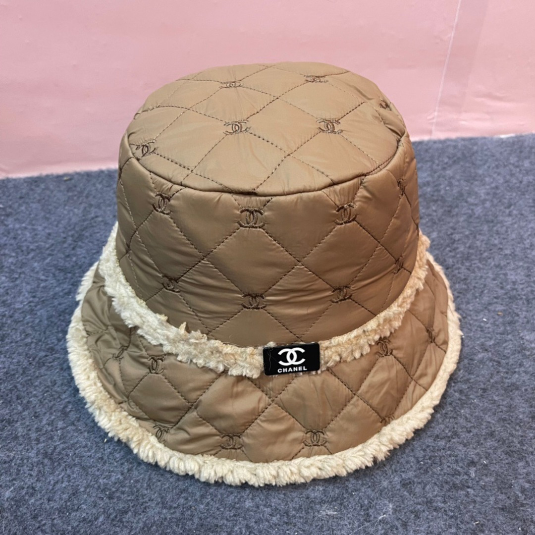 NO:223996,【CHANEL Chanel】New down lamb fur small fragrance fisherman hat, super easy to match, hat, straw hat, fisherman hat, baseball hat, knit hat, hat, chanel, chanel, espadrilles, down jacket, hats19860909【CHANEL香奈儿】新款羽绒羊羔毛小香款渔夫帽,超好搭配,帽子草帽渔夫帽棒球帽针织帽,帽子,chanel,chanel,espadrilles,down jacket,hats,hat