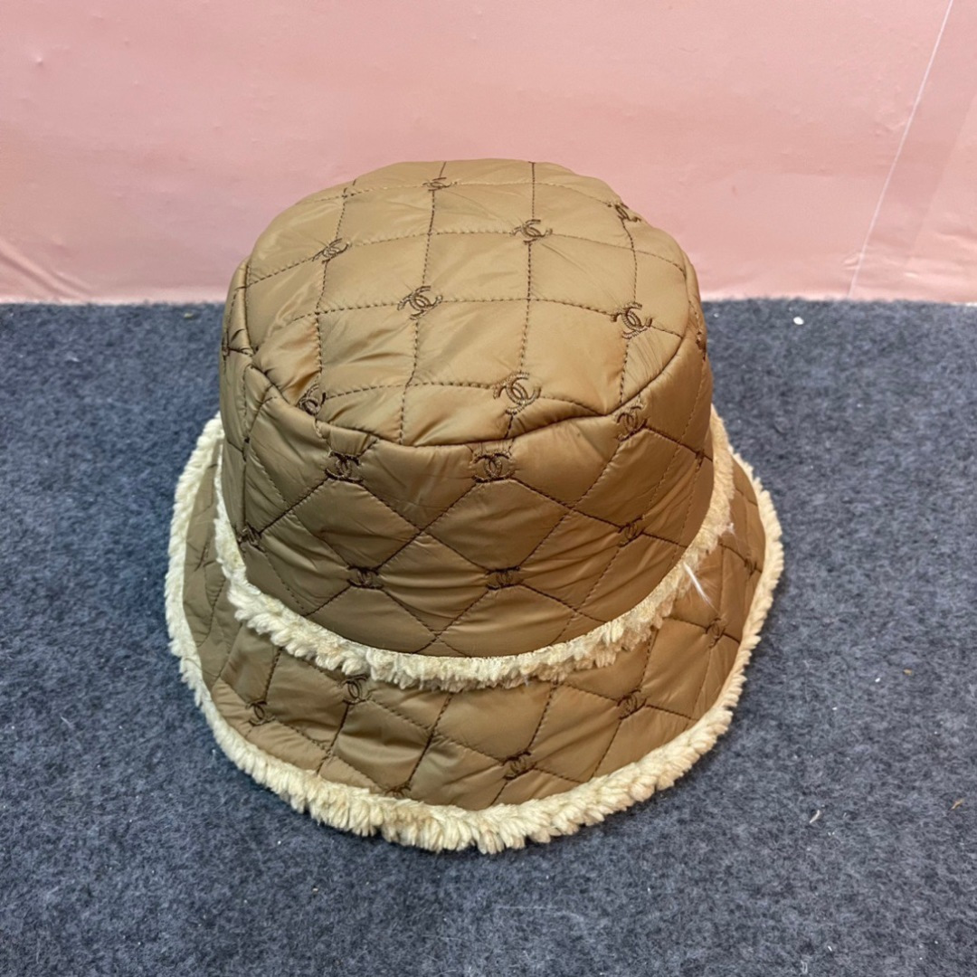 【CHANEL香奈儿】2024新款羽绒羊羔毛小香款渔夫帽，超好搭配，