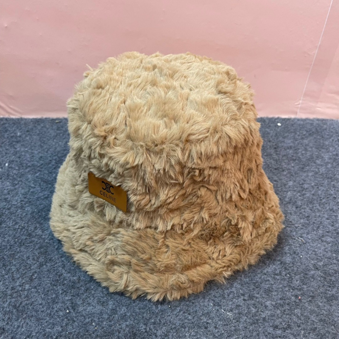 【CELINE赛琳】2024新款秋冬毛绒绒小桶帽渔夫帽，简约字母元素超好搭配，出街单品