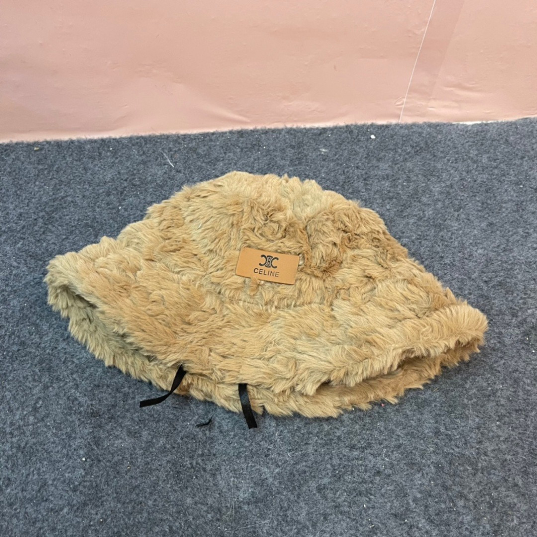 【CELINE赛琳】2024新款秋冬毛绒绒小桶帽渔夫帽，简约字母元素超好搭配，出街单品