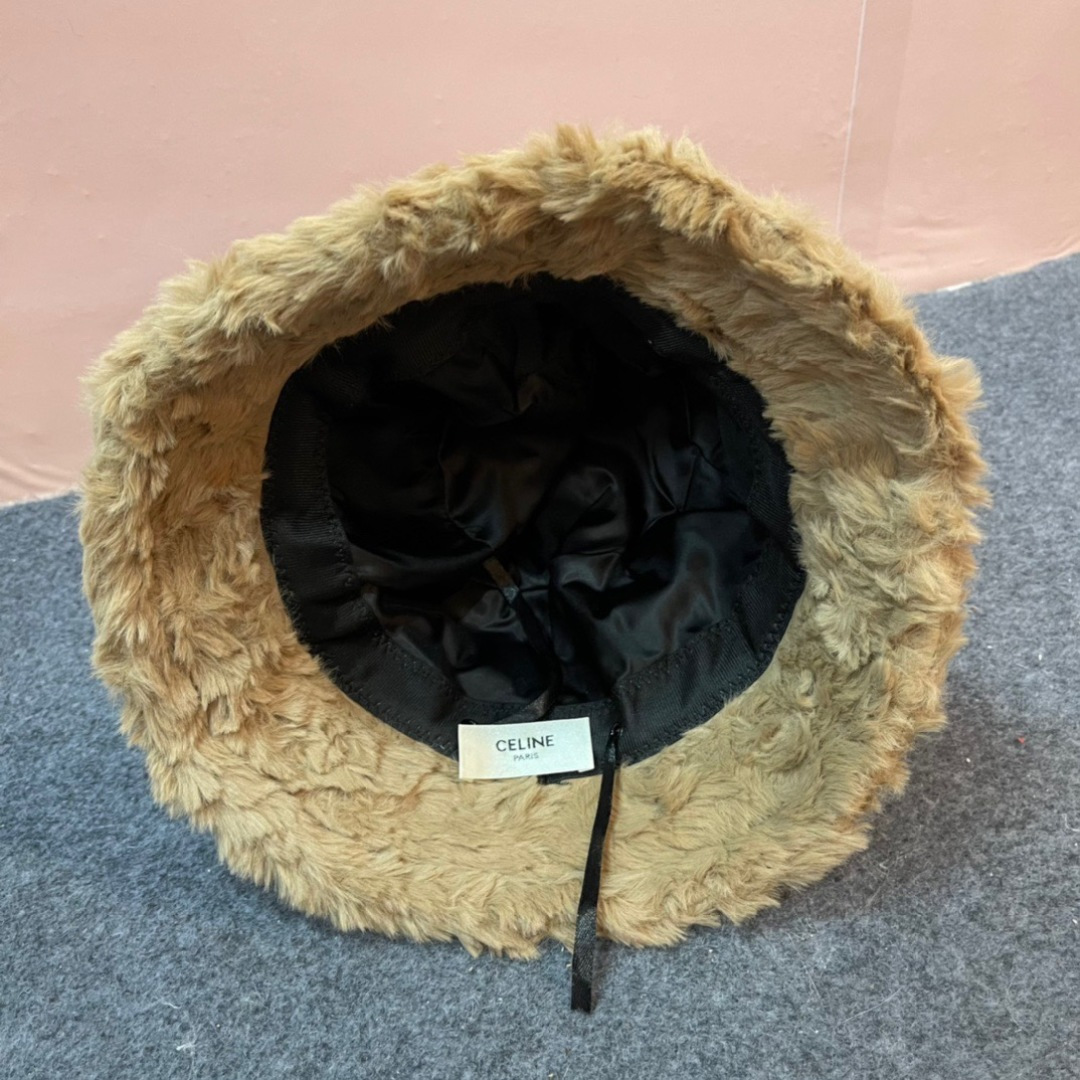 【CELINE赛琳】2024新款秋冬毛绒绒小桶帽渔夫帽，简约字母元素超好搭配，出街单品