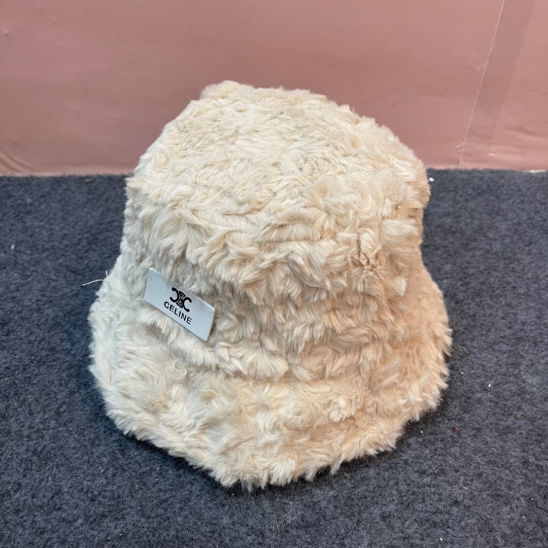 【CELINE赛琳】2024新款秋冬毛绒绒小桶帽渔夫帽，简约字母元素超好搭配，出街单品