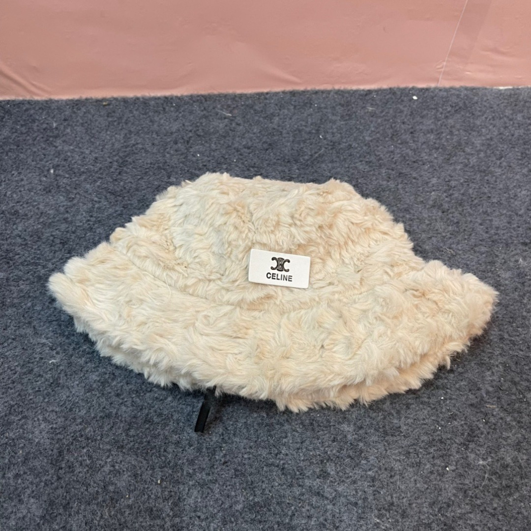 【CELINE赛琳】2024新款秋冬毛绒绒小桶帽渔夫帽，简约字母元素超好搭配，出街单品