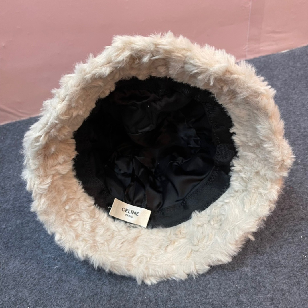【CELINE赛琳】2024新款秋冬毛绒绒小桶帽渔夫帽，简约字母元素超好搭配，出街单品