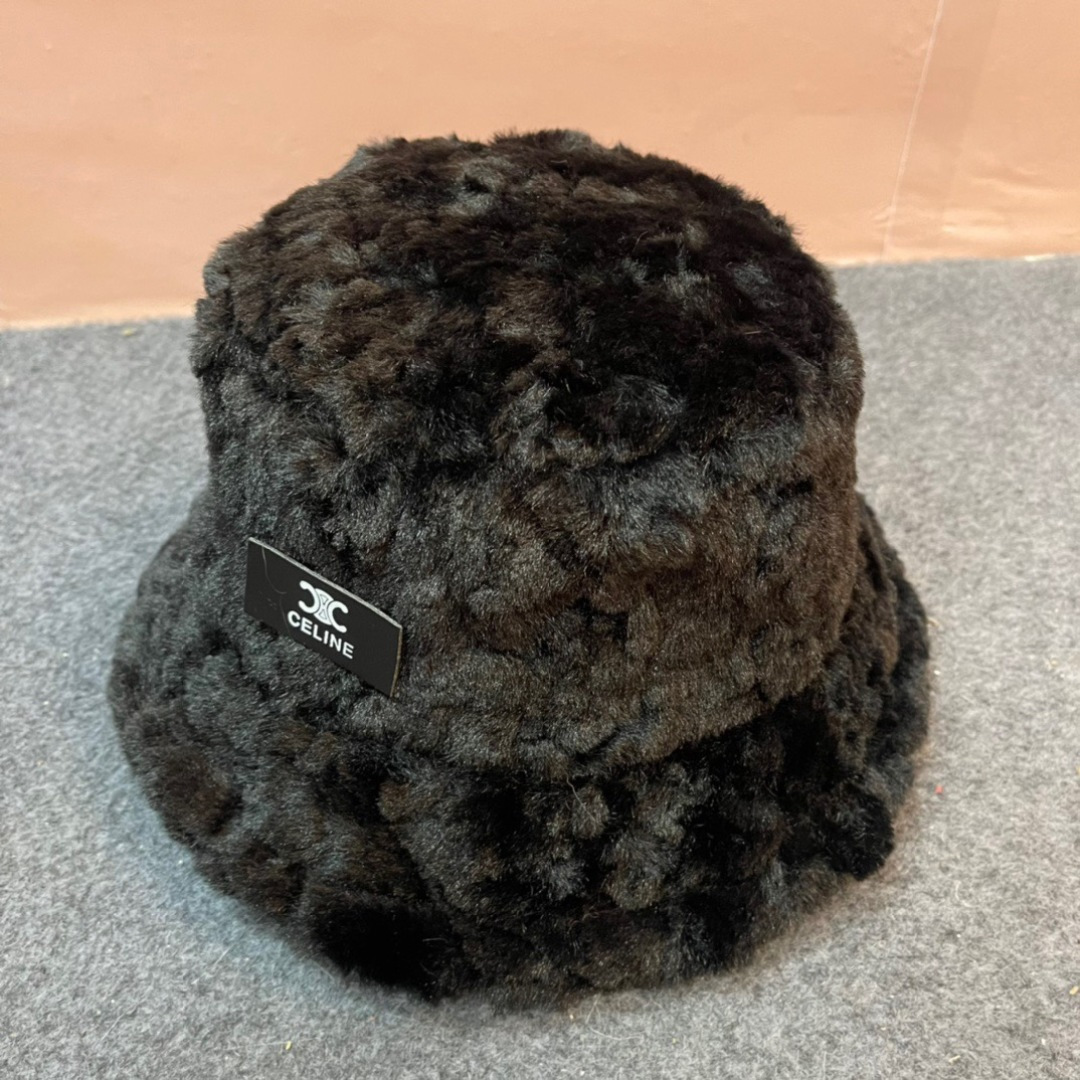 【CELINE赛琳】2024新款秋冬毛绒绒小桶帽渔夫帽，简约字母元素超好搭配，出街单品
