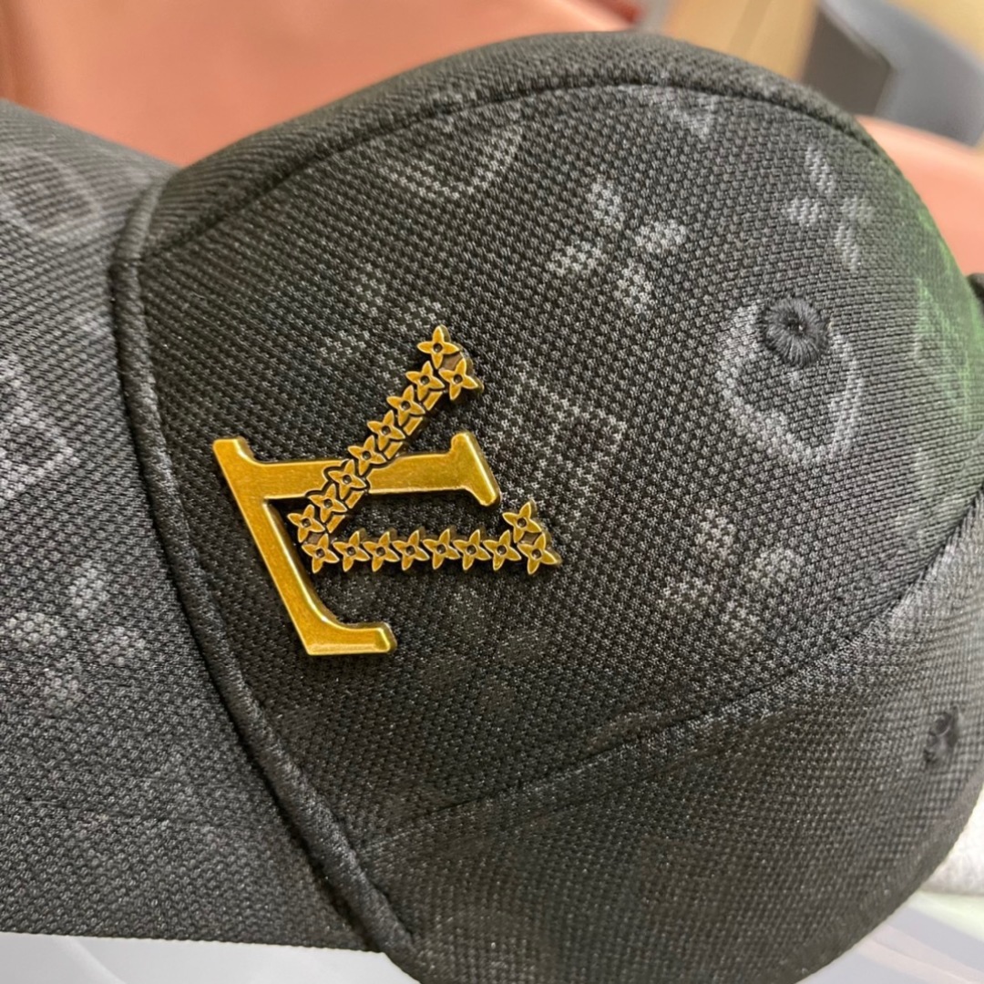 🧢LV路易威登2024官网高版出货，经典棒球帽，非常经典的经典，四季可用，出门必备，非常显脸小