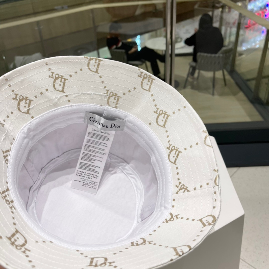 高版本 👒Dior迪奥👒新品迪奥渔夫帽，ab机场look，质量代购版本，适合日常穿搭的一款渔夫帽