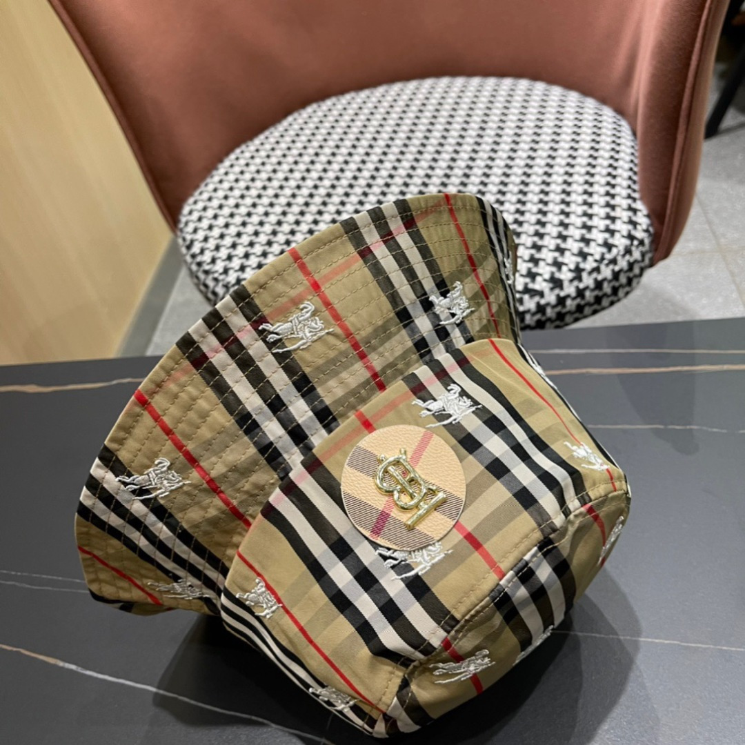 Burberry（巴宝莉）原单渔夫帽 专柜热卖轻盈透气。完美版型，独家实物拍摄，男女适用！