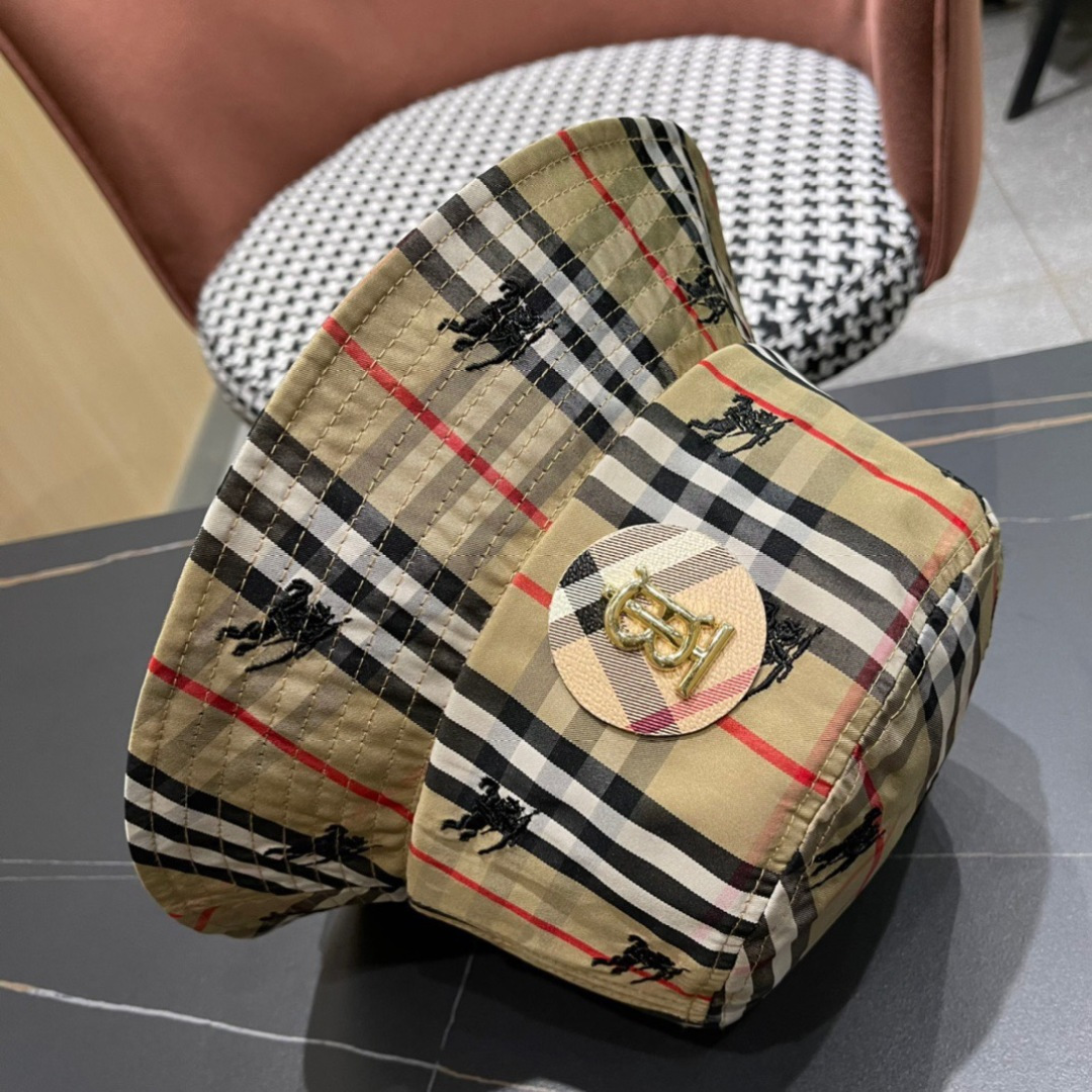 Burberry（巴宝莉）原单渔夫帽 专柜热卖轻盈透气。完美版型，独家实物拍摄，男女适用！