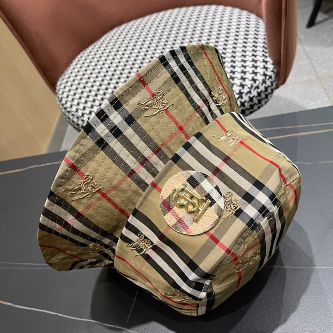 Burberry（巴宝莉）原单渔夫帽 专柜热卖轻盈透气。完美版型，独家实物拍摄，男女适用！