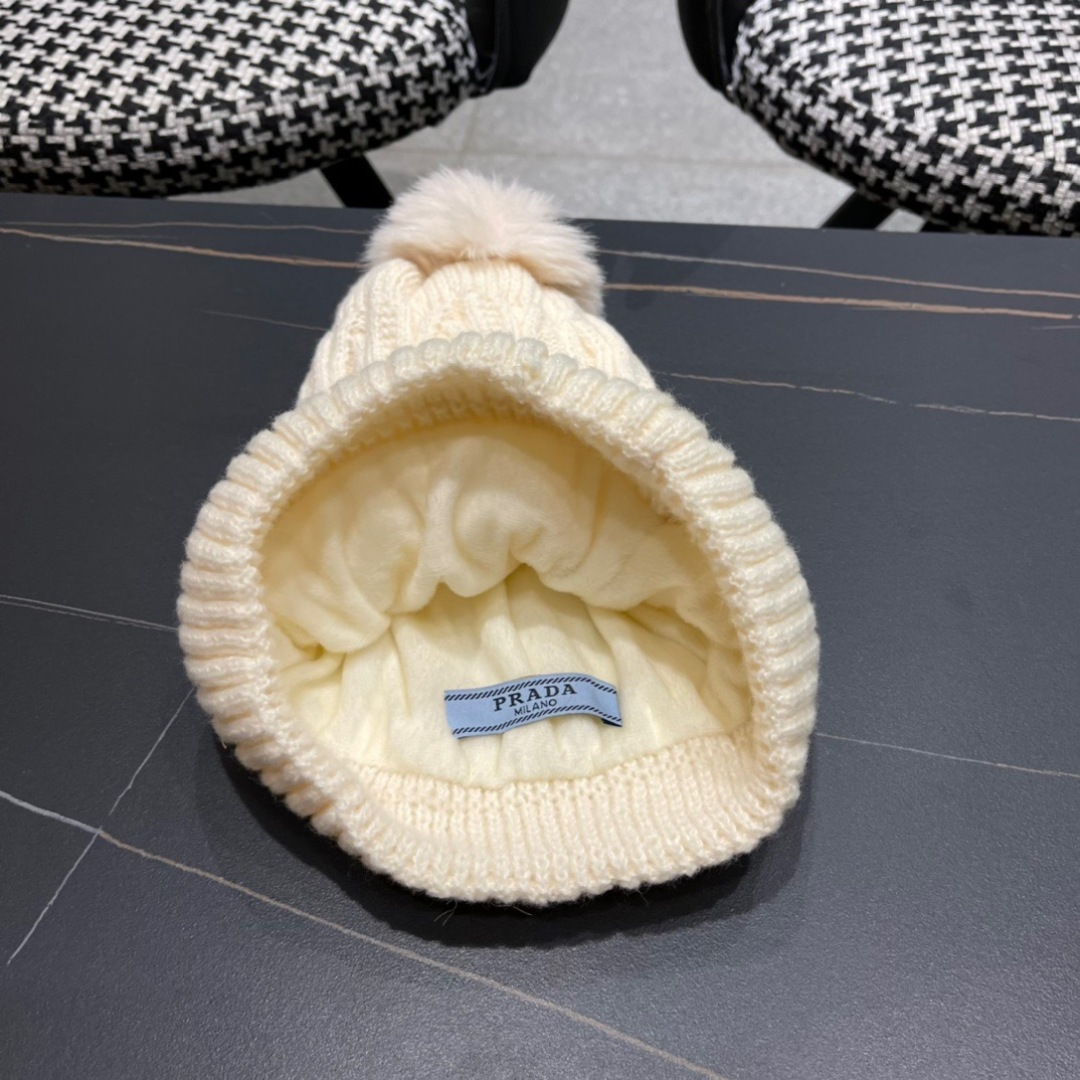  PRADA普拉达 新款毛绒针织帽子女冬保暖护耳显脸小秋冬毛线帽