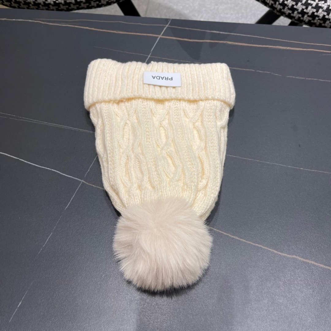  PRADA普拉达 新款毛绒针织帽子女冬保暖护耳显脸小秋冬毛线帽