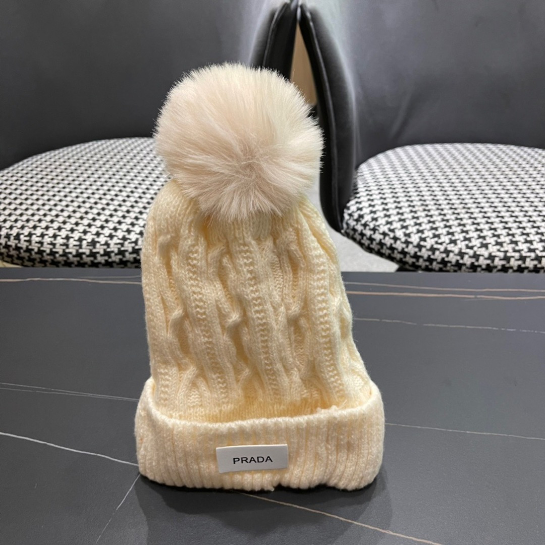  PRADA普拉达 新款毛绒针织帽子女冬保暖护耳显脸小秋冬毛线帽