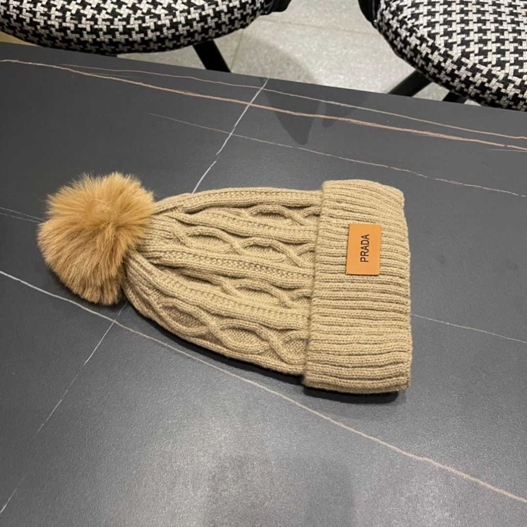  PRADA普拉达 新款毛绒针织帽子女冬保暖护耳显脸小秋冬毛线帽