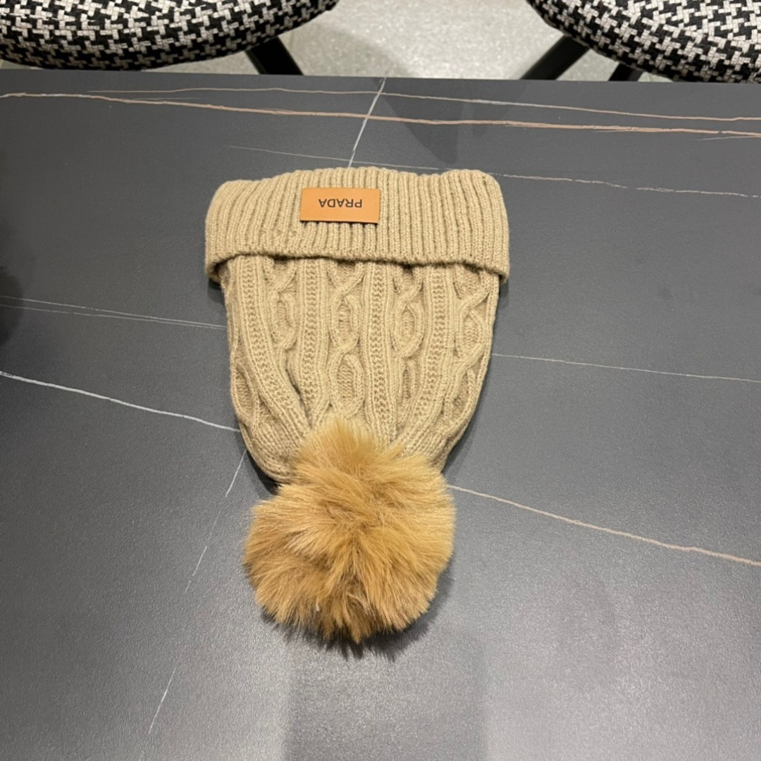  PRADA普拉达 新款毛绒针织帽子女冬保暖护耳显脸小秋冬毛线帽