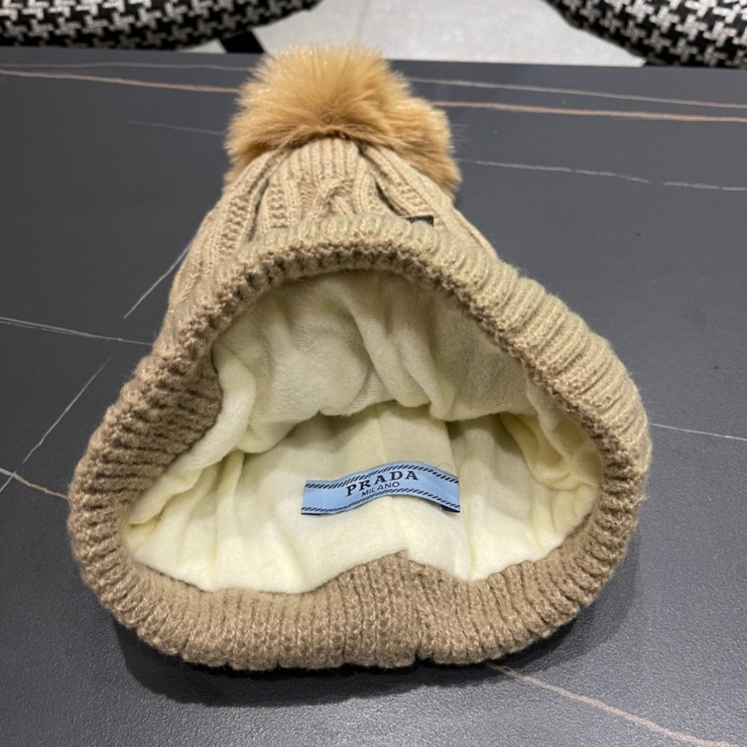  PRADA普拉达 新款毛绒针织帽子女冬保暖护耳显脸小秋冬毛线帽