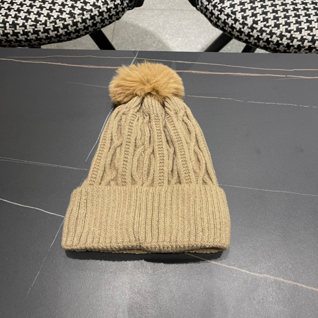  PRADA普拉达 新款毛绒针织帽子女冬保暖护耳显脸小秋冬毛线帽