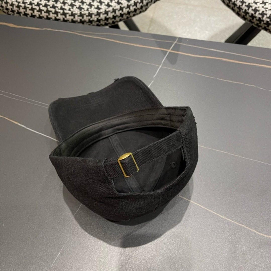 普拉达Prada 2024新款经典三角标棒球帽🧢万能必留款 戴一万年都好看 日常刚需 颜色完美 帽型正点