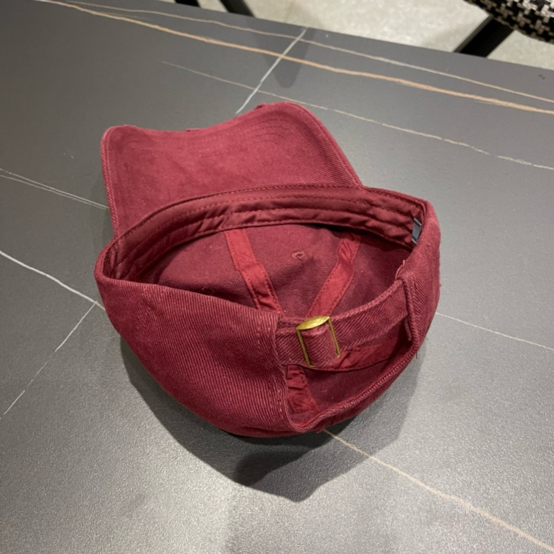 普拉达Prada 2024新款经典三角标棒球帽🧢万能必留款 戴一万年都好看 日常刚需 颜色完美 帽型正点