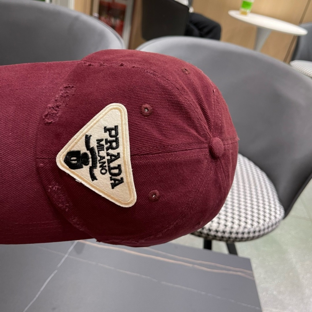 普拉达Prada 2024新款经典三角标棒球帽🧢万能必留款 戴一万年都好看 日常刚需 颜色完美 帽型正点