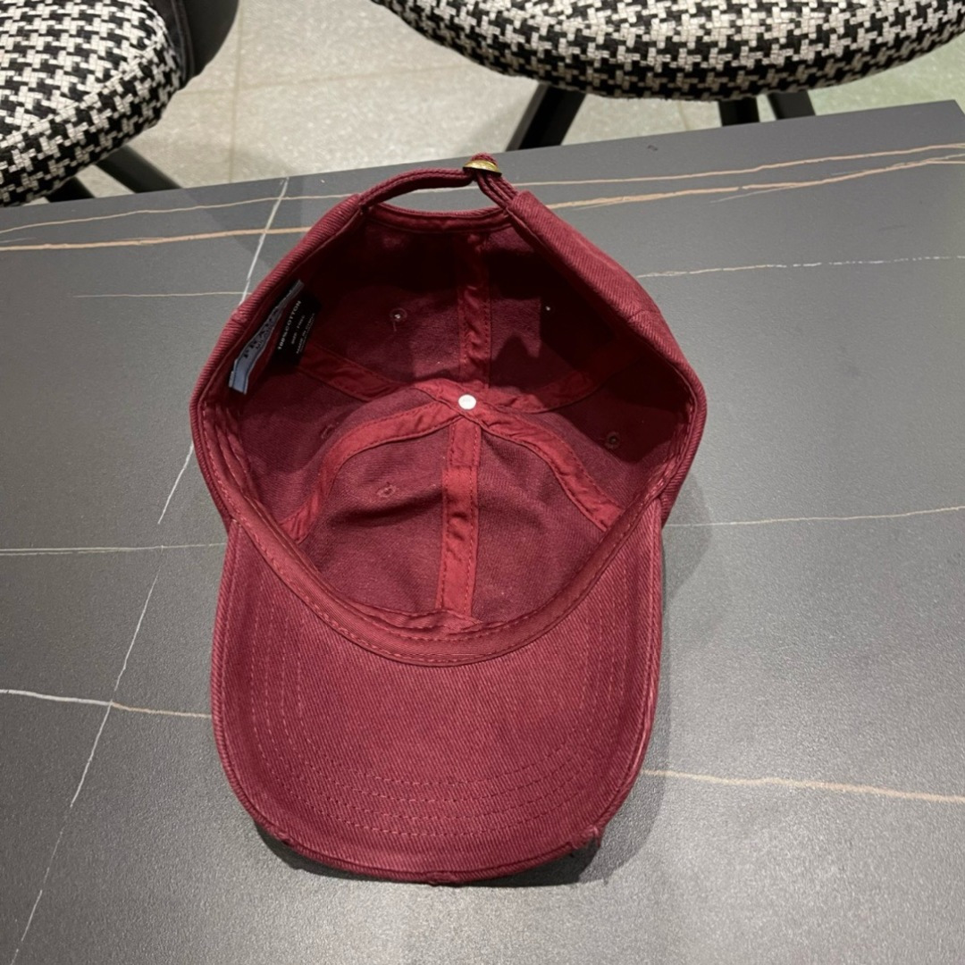 普拉达Prada 2024新款经典三角标棒球帽🧢万能必留款 戴一万年都好看 日常刚需 颜色完美 帽型正点