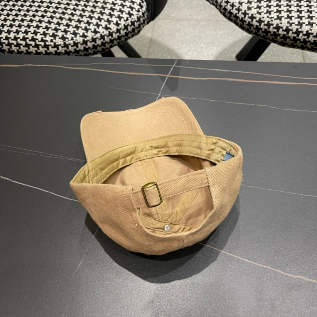 普拉达Prada 2024新款经典三角标棒球帽🧢万能必留款 戴一万年都好看 日常刚需 颜色完美 帽型正点