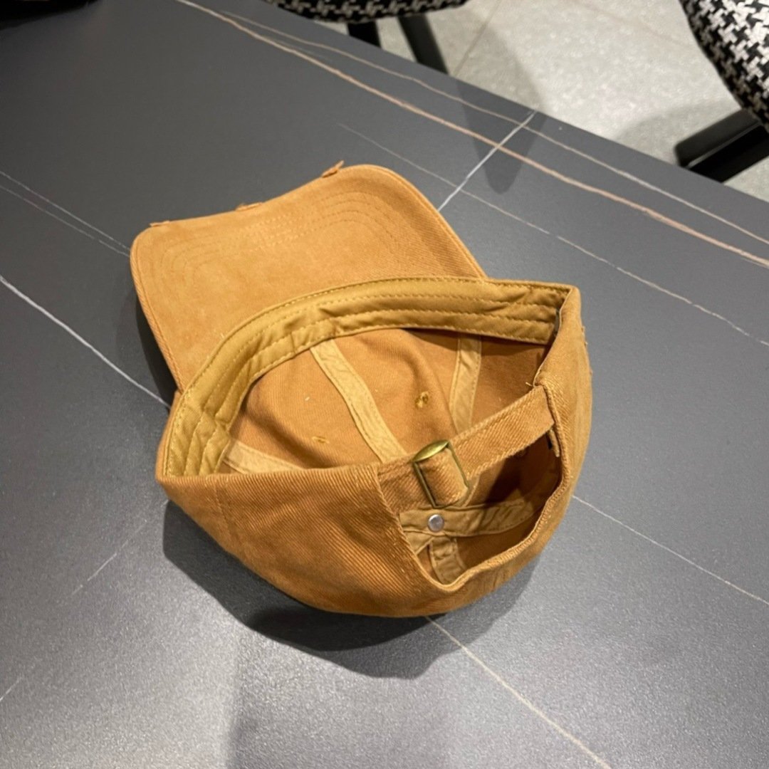 普拉达Prada 2024新款经典三角标棒球帽🧢万能必留款 戴一万年都好看 日常刚需 颜色完美 帽型正点