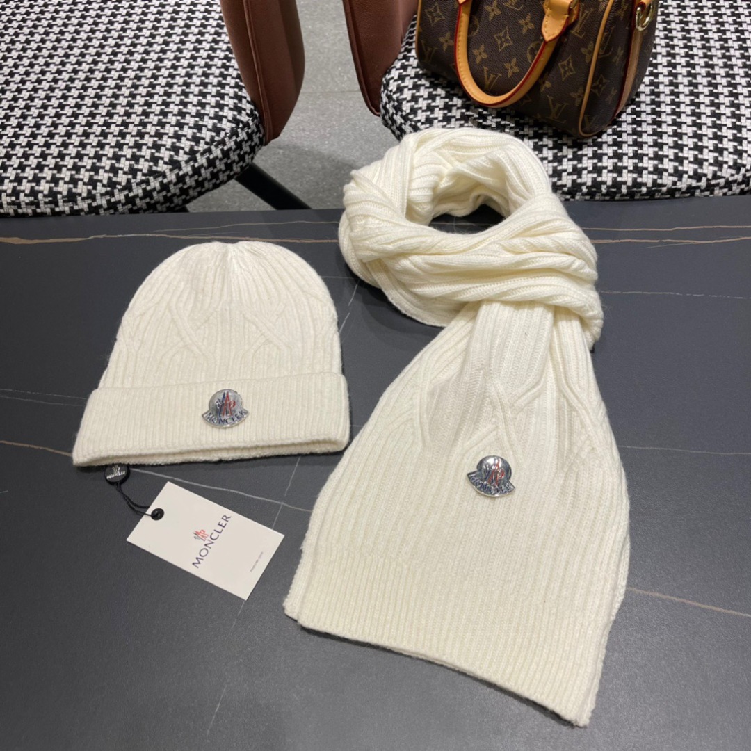 “Moncler Woolen Hats and Scarves: Quality and Style for Couples” - 图片 6