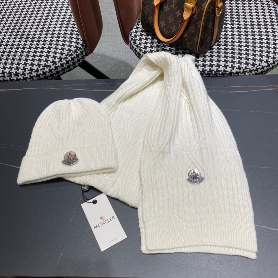 “Moncler Woolen Hats and Scarves: Quality and Style for Couples” - 图片 9